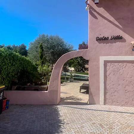 La Dolce 11 Sleeps Pool & Landscaped Garden فيلة