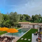 La Dolce 11 Sleeps Pool & Landscaped Garden Вилла *