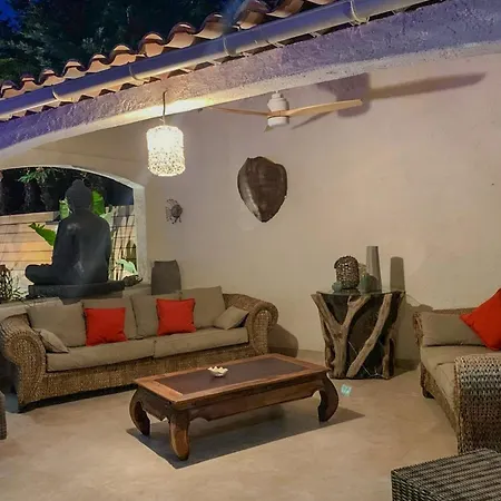 Вилла La Dolce 11 Sleeps Pool & Landscaped Garden