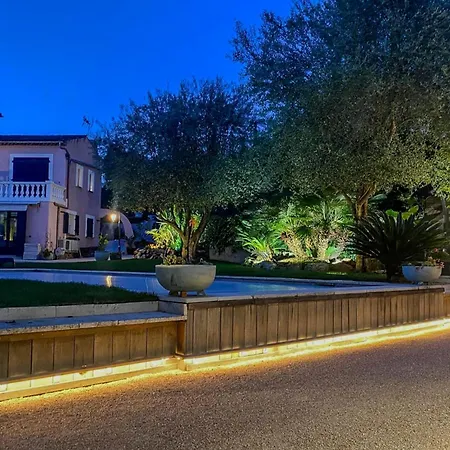 La Dolce 11 Sleeps Pool & Landscaped Garden Вилла Мандельё-ла-Напуль