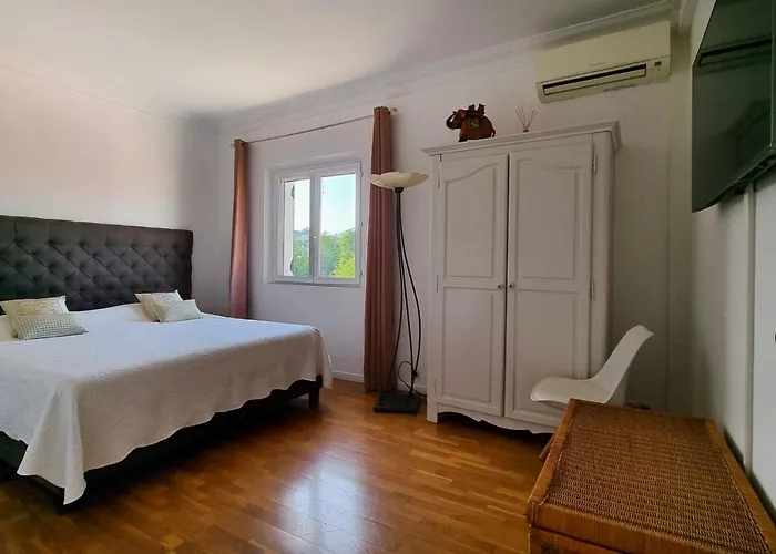 La Dolce 11 Sleeps Pool&landscaped Garden Villa *