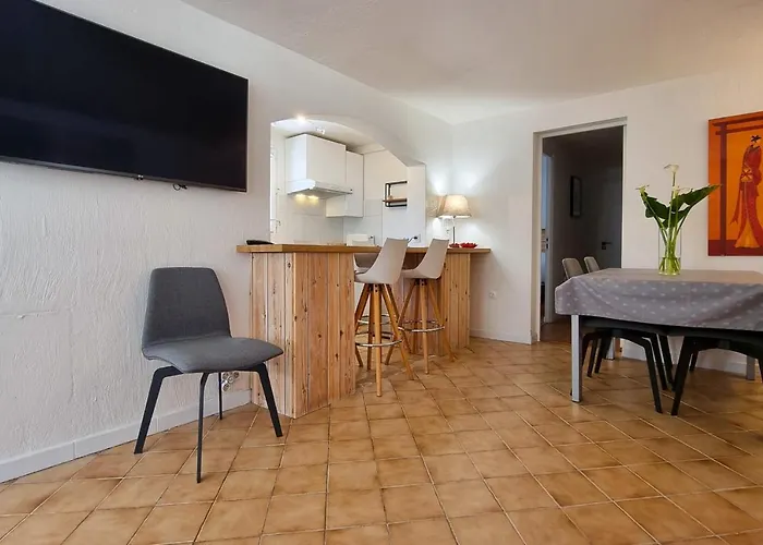 فيلة La Dolce 11 Sleeps Pool & Landscaped Garden ماندوليو لا نابول