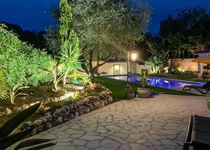 La Dolce 11 Sleeps Pool & Landscaped Garden ماندوليو لا نابول