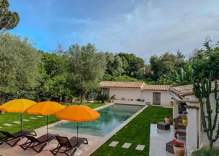 La Dolce 11 Sleeps Pool&landscaped Garden Villa *